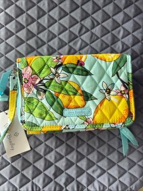 Vera Bradley 3 in 1 Crossbody  in Lemon Grove